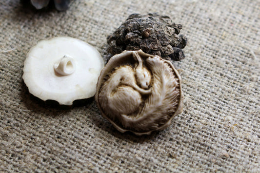 Artistic engraved motif on deer antler sewing buttons