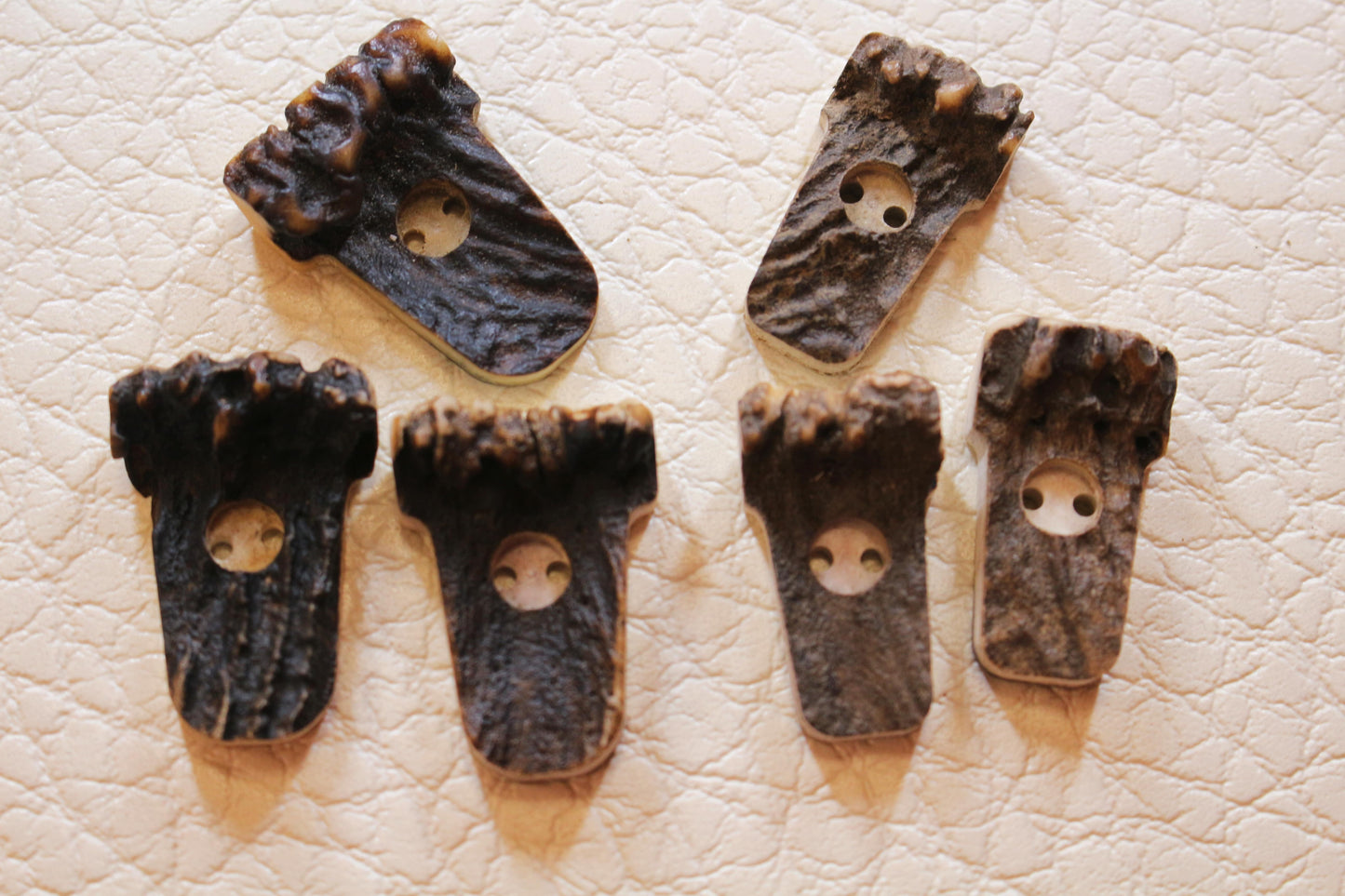 Deer antler buttons for traditional german clothing