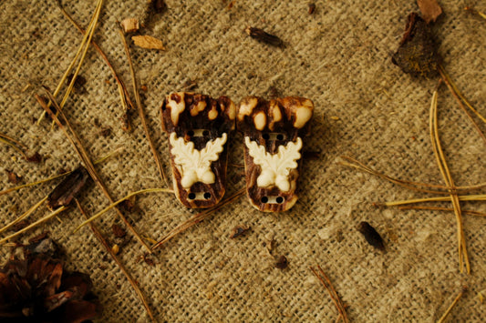 Unique deer antler sewing buttons with engraved design